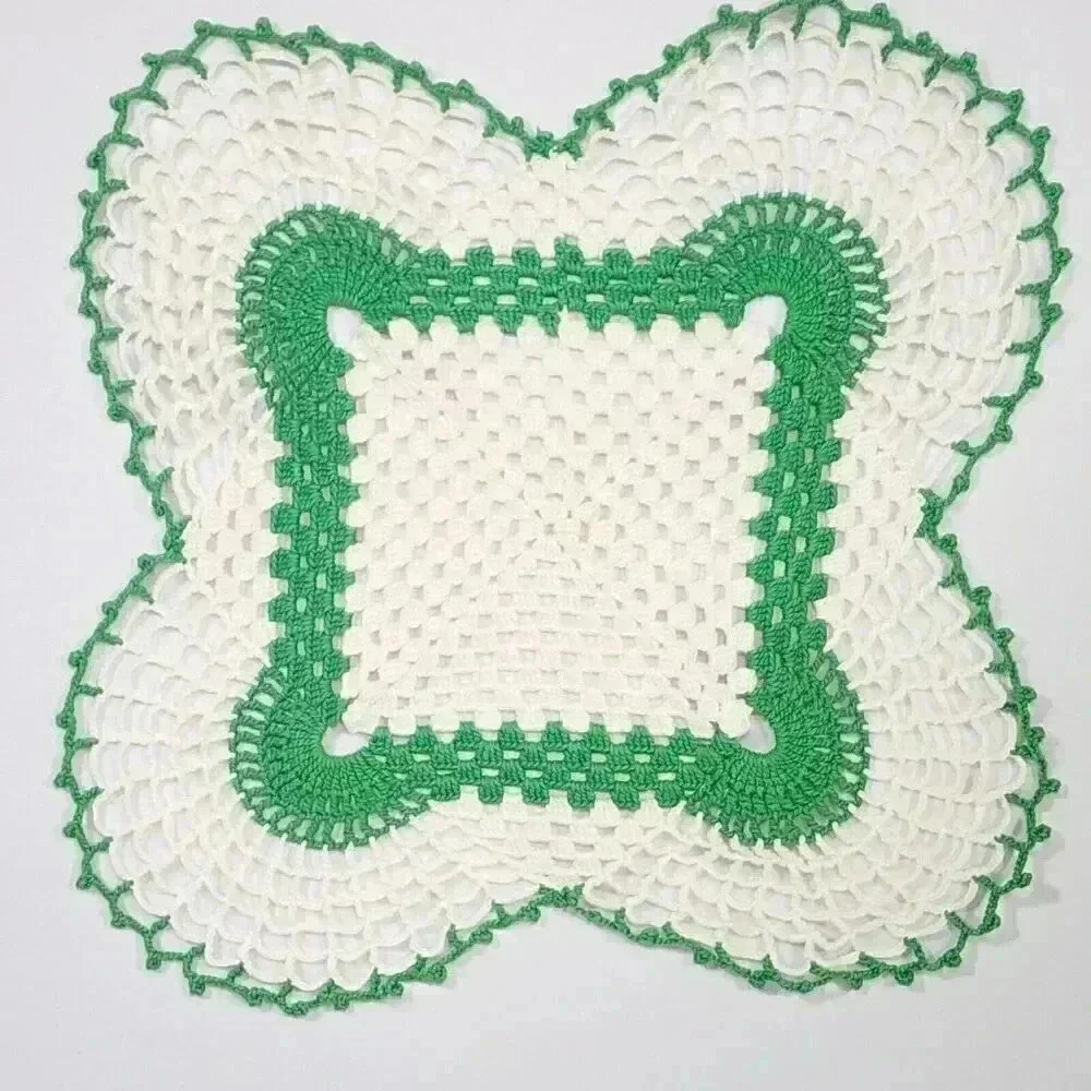 Vtg Set 4 Doilies Hand Crocheted Knitted Linen Apple Green‎ Scalloped Kitsch